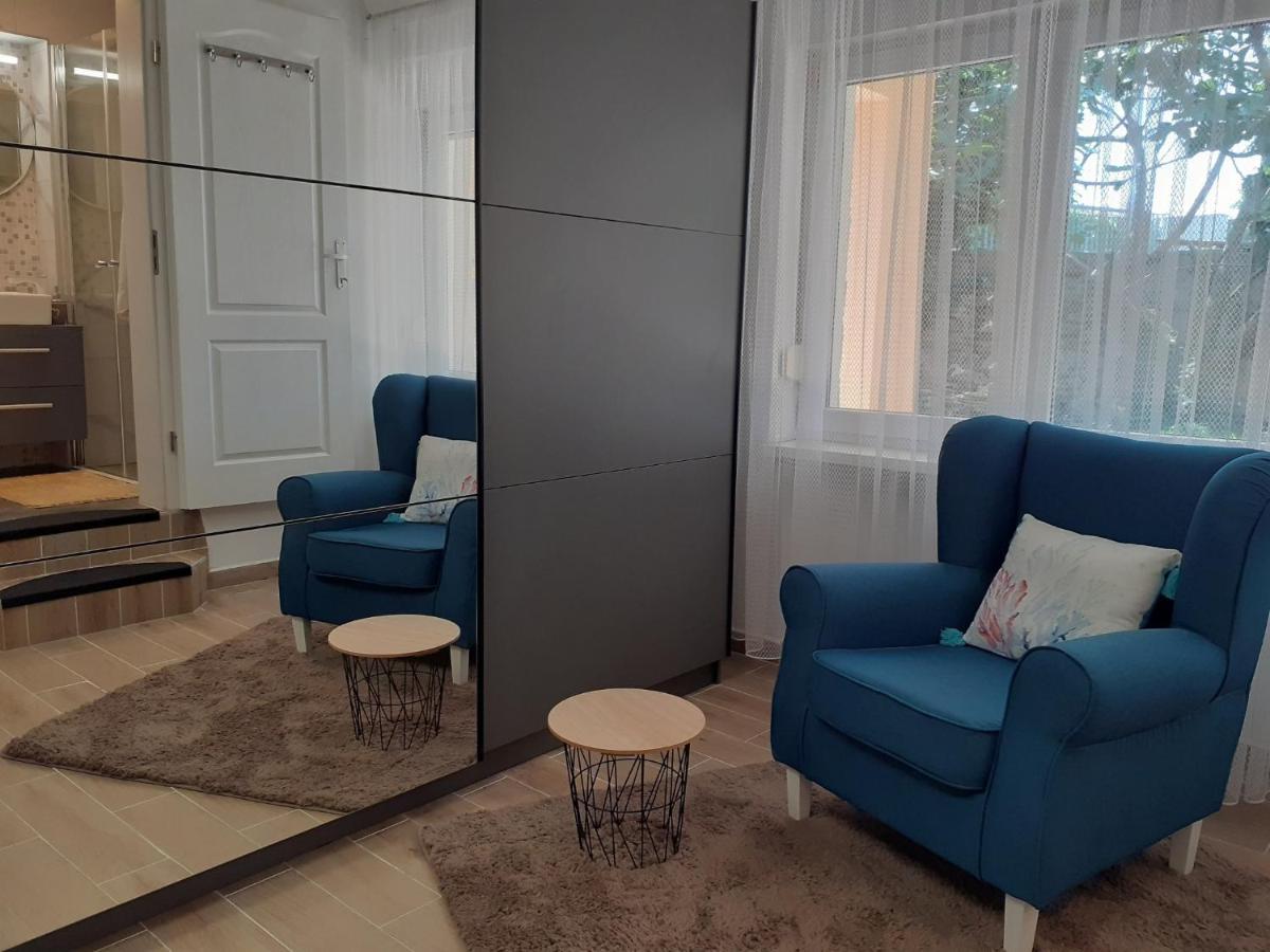 Apartment Hana With A Private Pool Malinska Exterior photo